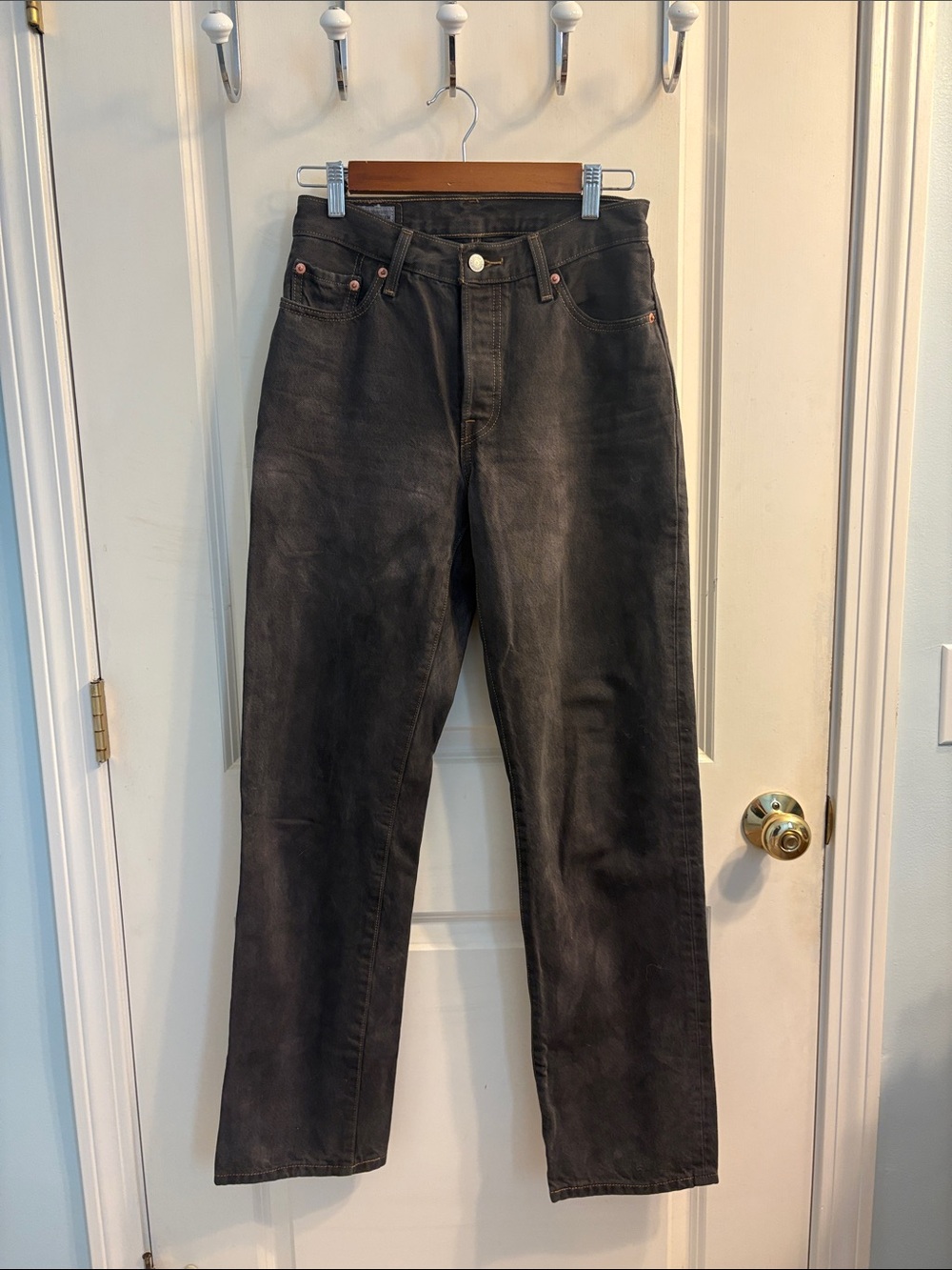 Levi's Straight Women’s Jeans in Washed Black